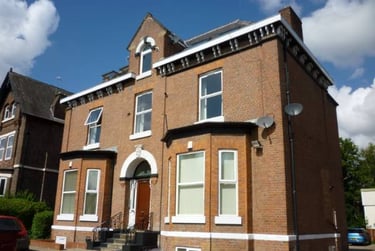 1 bed flat, Dickenson road, Fallowfield, Manchester, M145HZ - Image 1